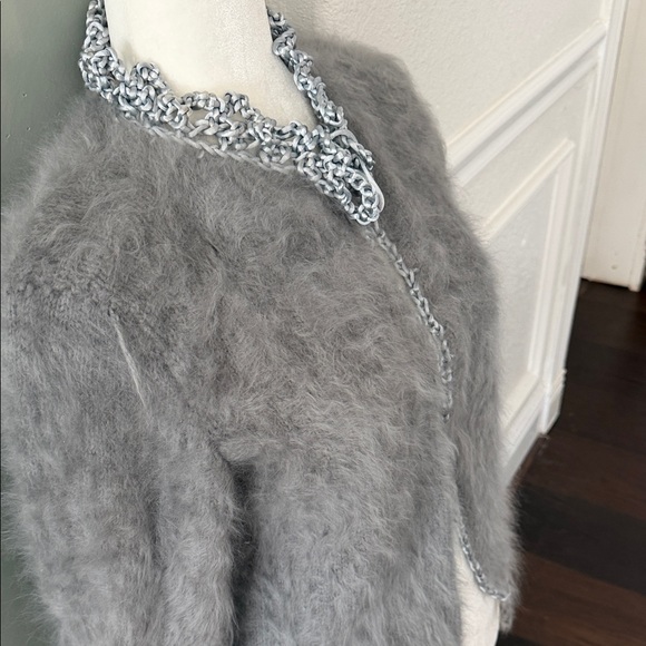 Soft Fuzzy Gray 💯 angora Cardigan, hand knitted - Picture 4 of 16